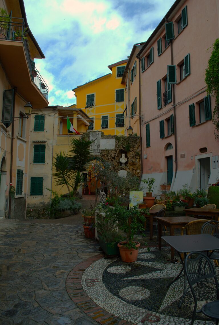 suivez-moi pour découvrir trois villages médiévaux de la Bassa Lunigiana, dans le sud de la Ligurie