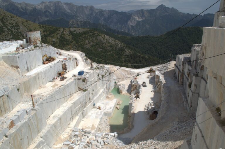Les carrières de marbre de Carrare, au coeur du Parc régionel des Alpes Apuanes en Italie