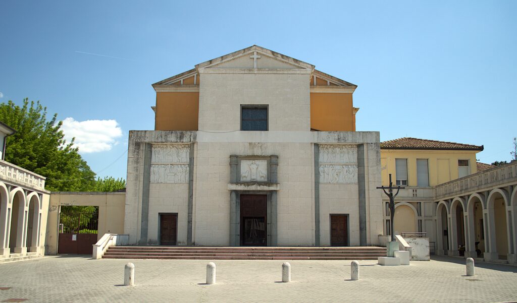 Eglise Saint Appolinaire à Tresigallo