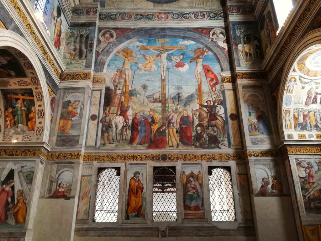 Fresques dans la basilique Santa Giulia de Brescia